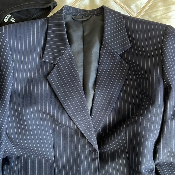 Jacket - Picture 10 of 10